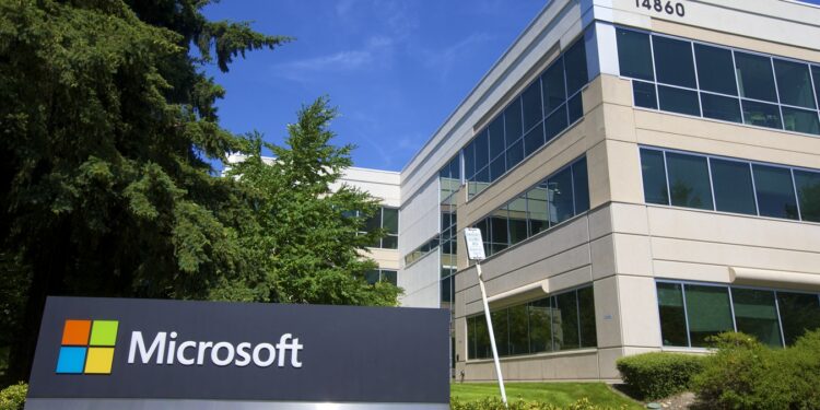 Microsoft : Employés et militants protestent contre le rôle de l’entreprise dans la guerre à Gaza