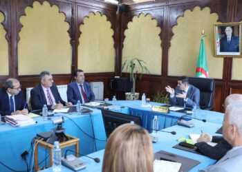 Hydraulique : Derbal insiste sur la nécessité de réaliser les projets sectoriels dans les délais