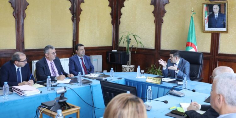 Hydraulique : Derbal insiste sur la nécessité de réaliser les projets sectoriels dans les délais