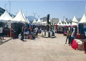Une foire commerciale pour la rentrée scolaire à la gare routière de Béjaïa : Larges gammes d’articles et prix compétitifs