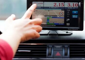 Pour équiper les taxis de solutions GPS et de taximètres : Stellantis El Djazair signe un partenariat avec «Idenet»
