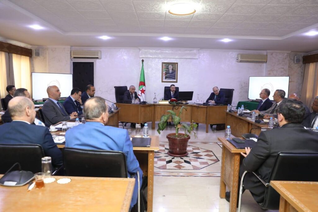 Le ministre de l’Intérieur, des Collectivités locales et des Transports, M. Saïd Sayoud, a procédé hier au Palais du Gouvernement, à l’installation de Said ARABET en tant que Président-directeur général du groupe national de transport terrestre de marchandises Logitrans