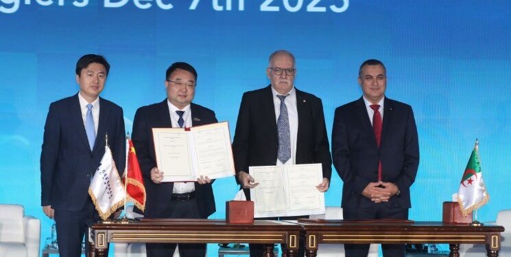 Algérie/Chine : Signature de deux mémorandums de coopération dans les technologies spatiales