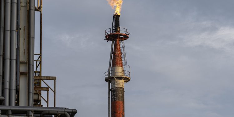 Pétrole : Le brut Brent se maintient au-dessus de 64 dollars le baril