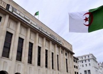 Usines fermées, investisseurs bloqués : La bureaucratie a la peau dure