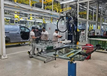 Industrie automobile et dynamisation de la sous-traitance : 5 projets majeurs lancés à Oran et Aïn Témouchent