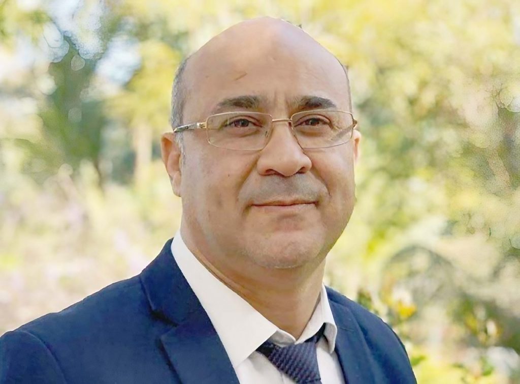 Abderrahmane Hadef, Consultant international en développement économique à «Eco Times»