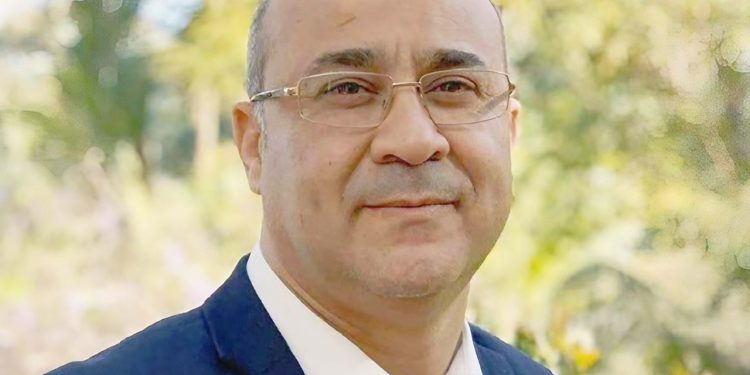 Abderrahmane Hadef, Consultant international en développement économique à «Eco Times»