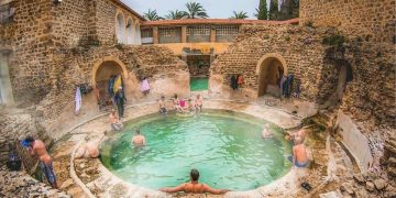 Khenchela : Affluence vers la station thermale Hammam Essalihine