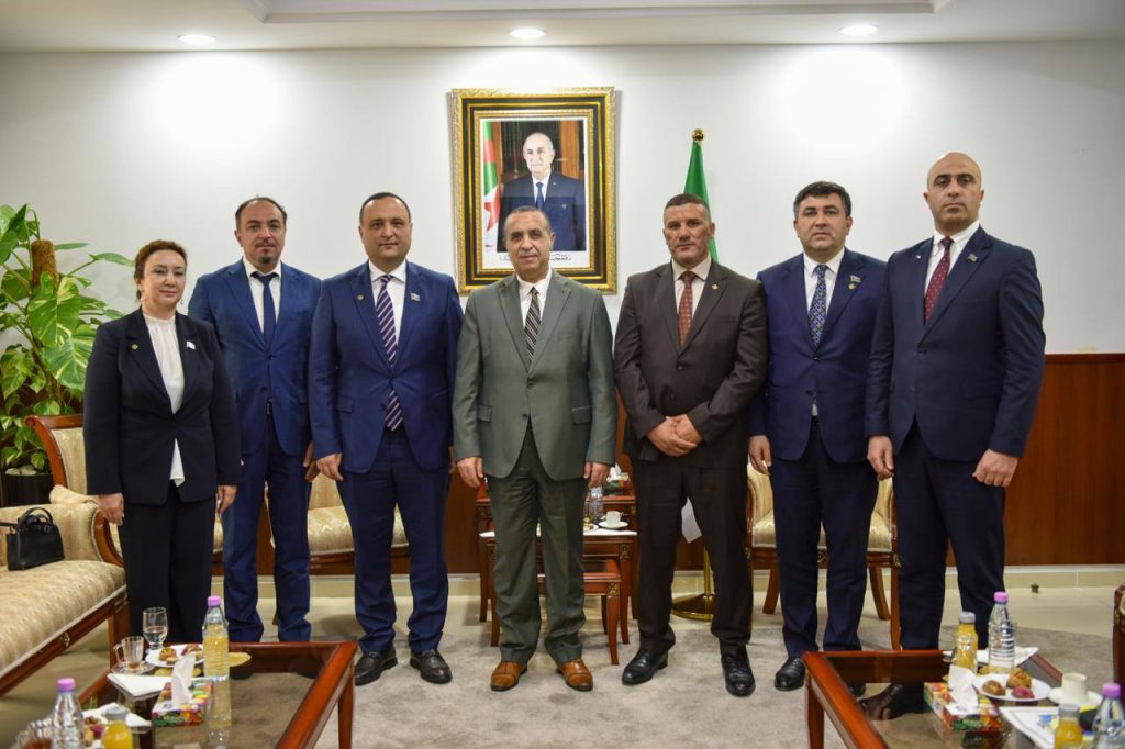Hydrocarbures et énergies : L’Algérie et l’Azerbaïdjan examinent le renforcement de leur partenariat