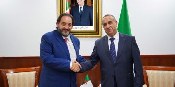 Mourad Adjal reçoit le secrétaire exécutif de l'OLACDE : Renforcement de la coopération bilatérale