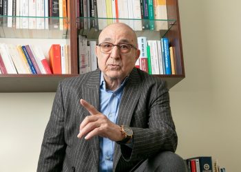 Pr Omar Aktouf : Un an après, l’écho souverain d’un juste