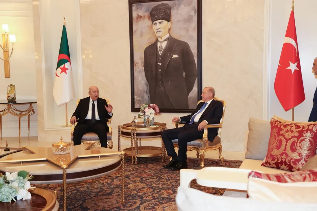 Travaux de la première session du Conseil de coopération stratégique de haut niveau algéro-turc : Le président Tebboune en Turquie