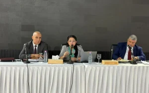 La ministre Amel Abdellatif présidant la réunion de régulation des prix avec les opérateurs agroalimentaires