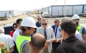 Visite d'inspection du wali d'Oran sur le chantier de l'usine de pneumatiques de Tafraoui